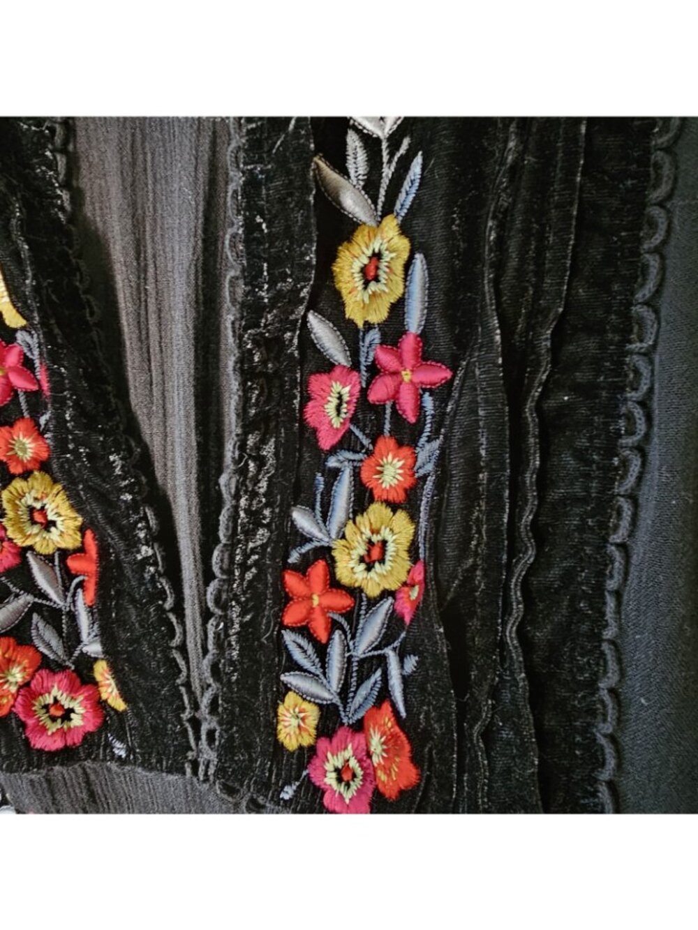 Free People Midi flora Dress XS Black Embroidered Floral Velvet Trim Side Slit - Picture 5 of 6